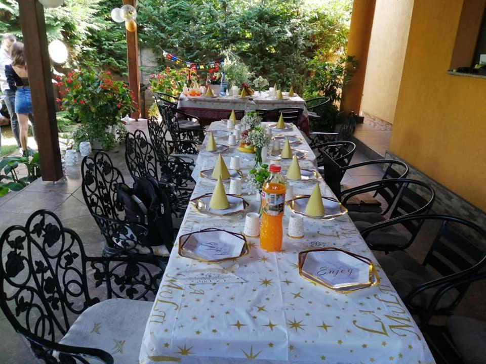 Casa Mona Villa Oradea Exterior photo